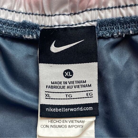 Nike Gray Board Style Shorts Size XL - Picture 3 of 11